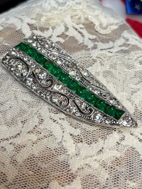 Art Deco green rhinestone dress clip vintage